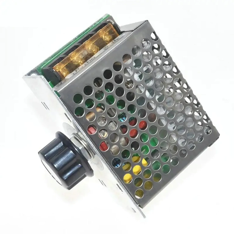 Vedere de sus – variator de tensiune AC 4000W Vedere de sus a regulatorului de turație pentru scule electrice