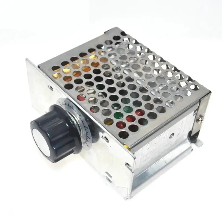 Regulator de turație pentru motor electric – vedere din unghi Modul variator de tensiune AC 220V prezentat dintr-un unghi lateral