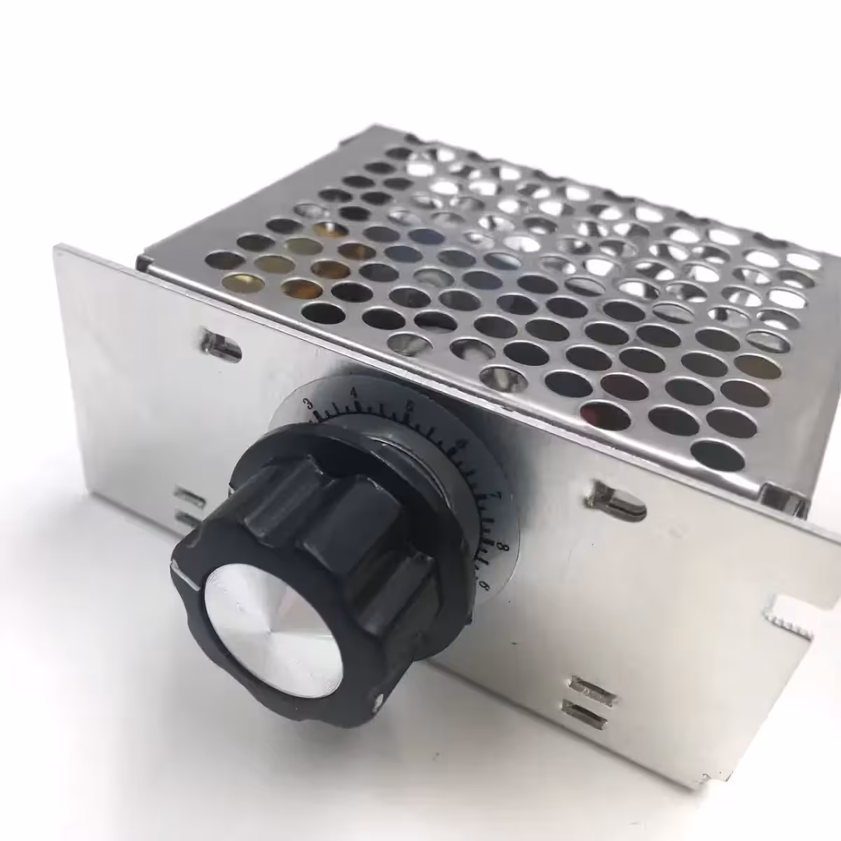 Buton rotativ al regulatorului de tensiune 220V AC