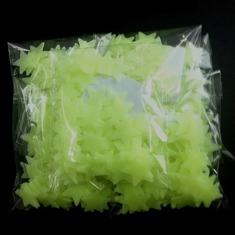 Decorațiune tavan cameră copii cu steluțe luminoase Decorațiune camera copil cu steluțe fosforescente