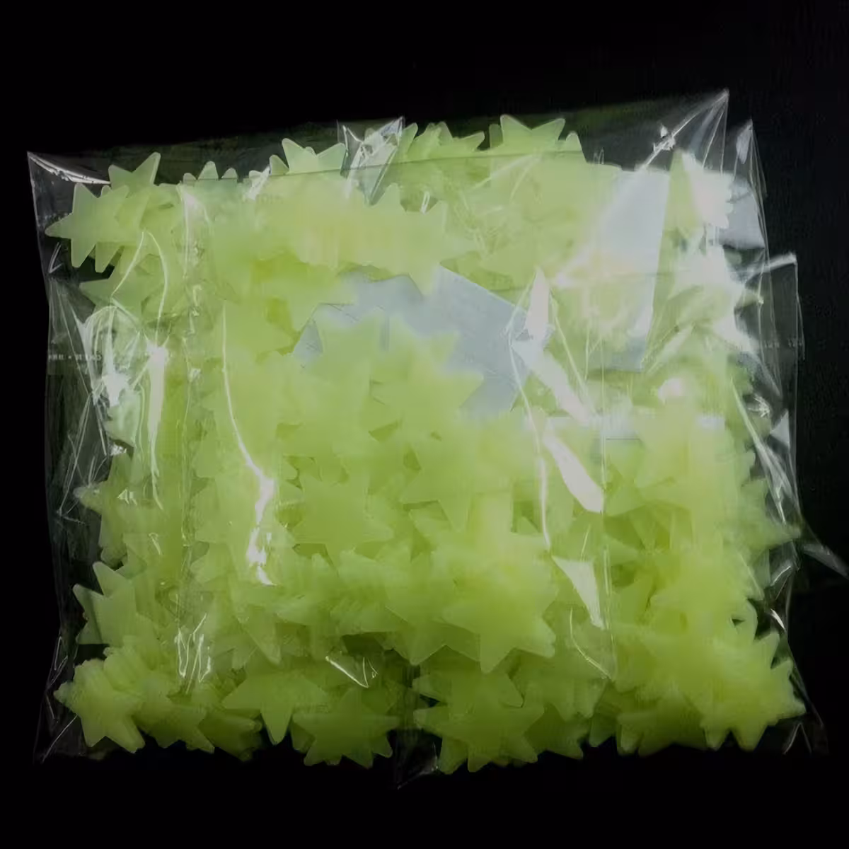 Decorațiune camera copil cu steluțe fosforescente