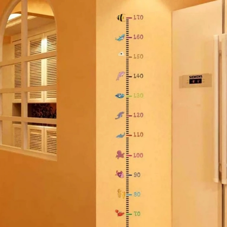 Taliometru de perete colorat – ideal pentru decorul camerei celor mici