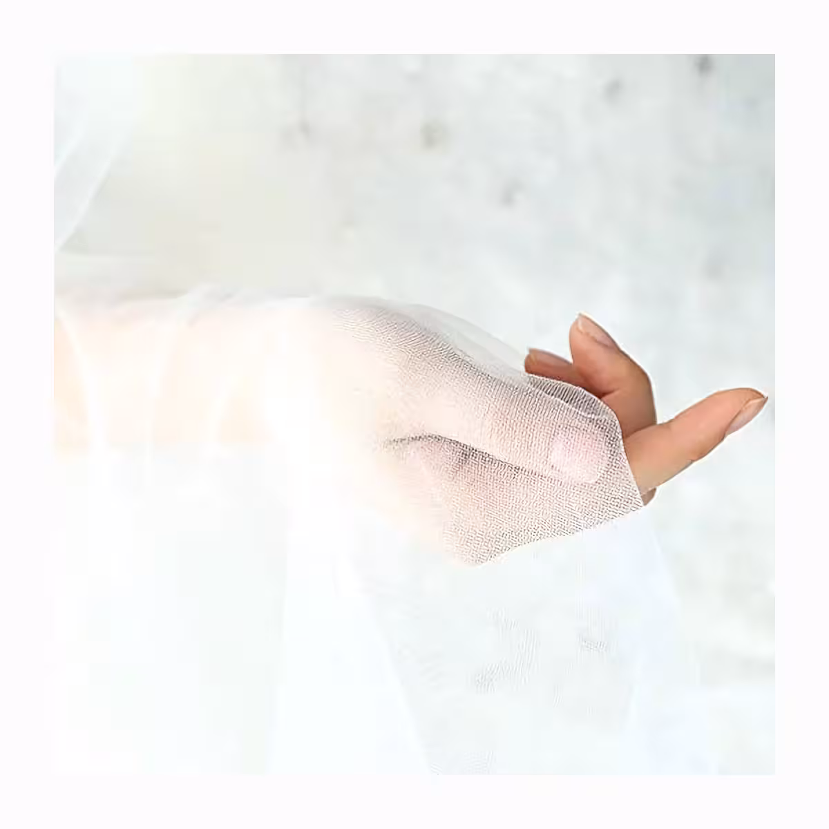 Voal alb clasic pentru mireasă, model lung, potrivit pentru capelă