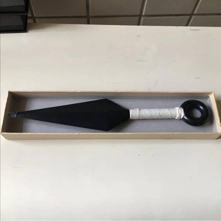 Armă ninja Kunai - jucărie anime Naruto Jucărie tip armă ninja cu design inspirat din Naruto