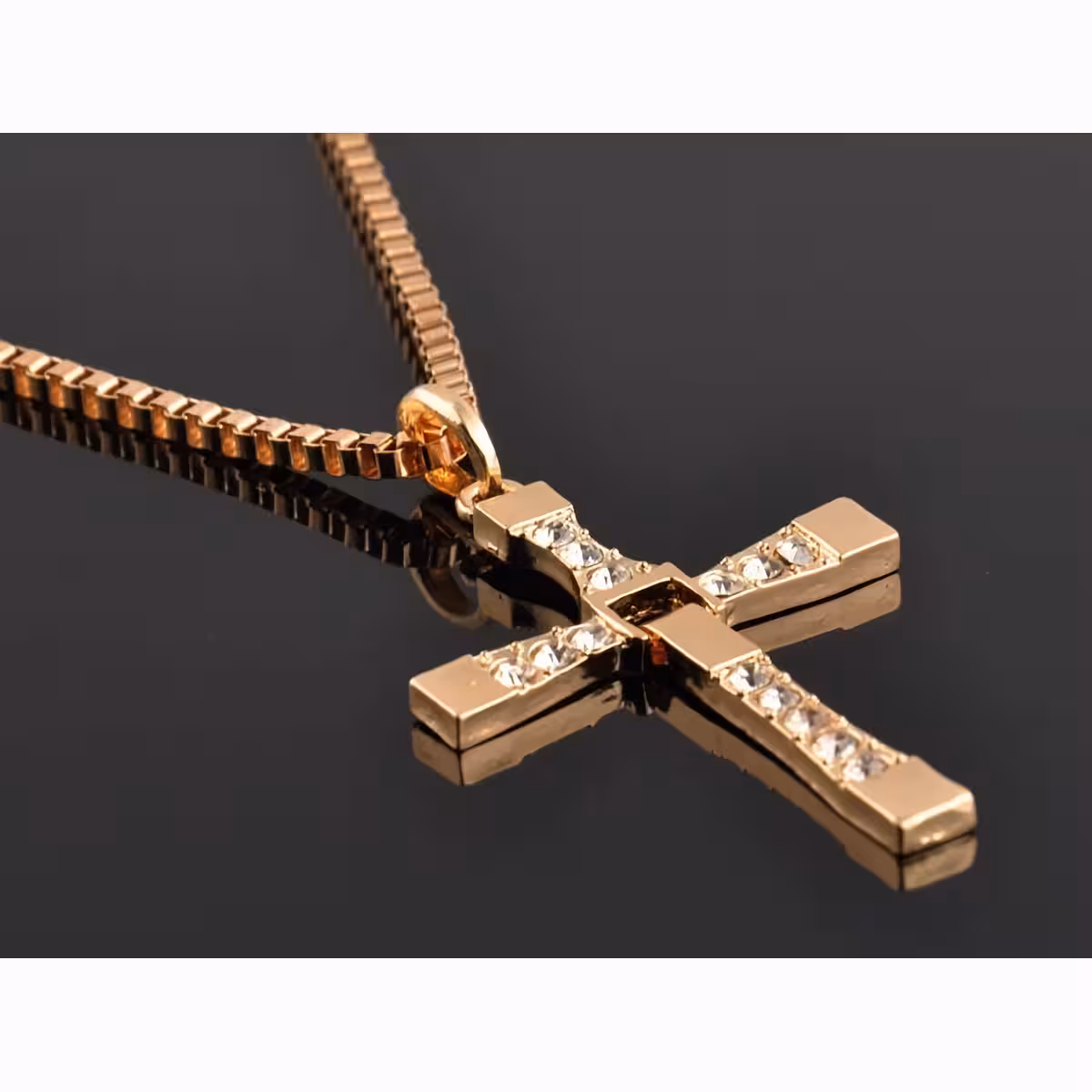 Pandantiv cruce auriu cu pietre sintetice Swarovski