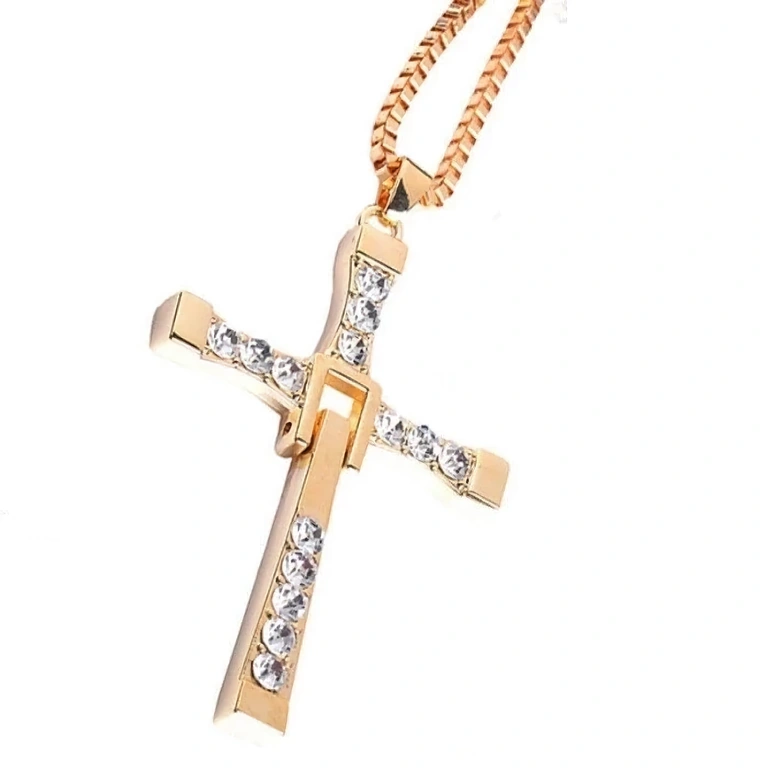 Lănțișor cruce auriu Vin Diesel Fast and Furious Lănțișor cruce auriu Vin Diesel din filmul Fast and Furious