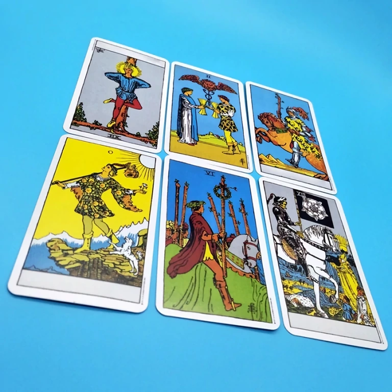 Set cărți tarot magic, ideal pentru practici ezoterice și meditație