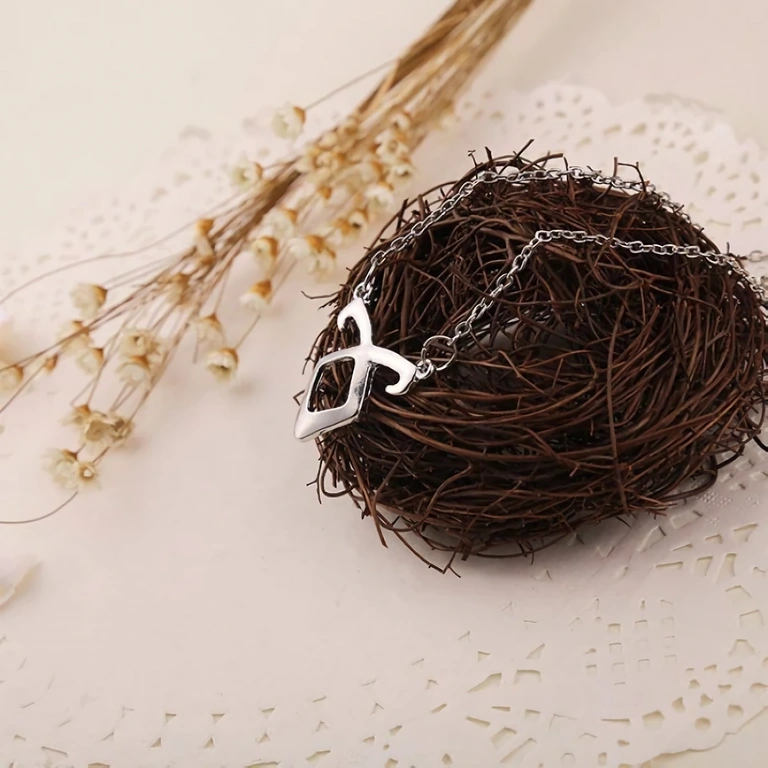 Medalion runic cu simbol angelic, din filmul City of Bones