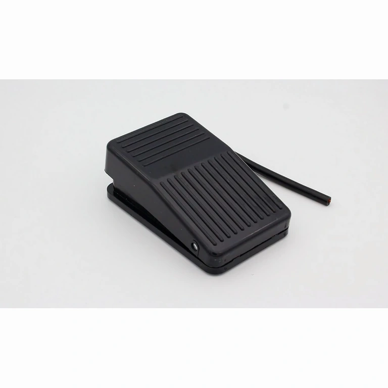 Comutator electric cu un contact NO+NC pentru aparate