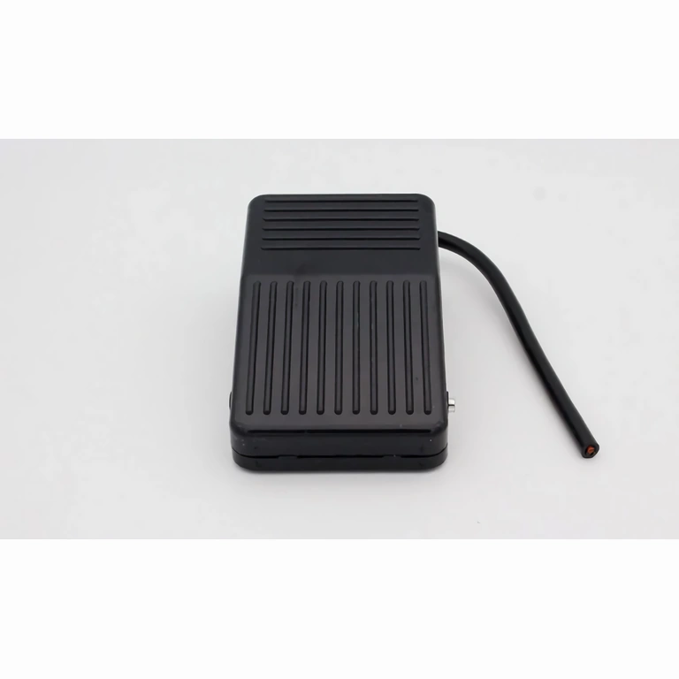 Comutator electric pentru acționare cu piciorul – uz industrial