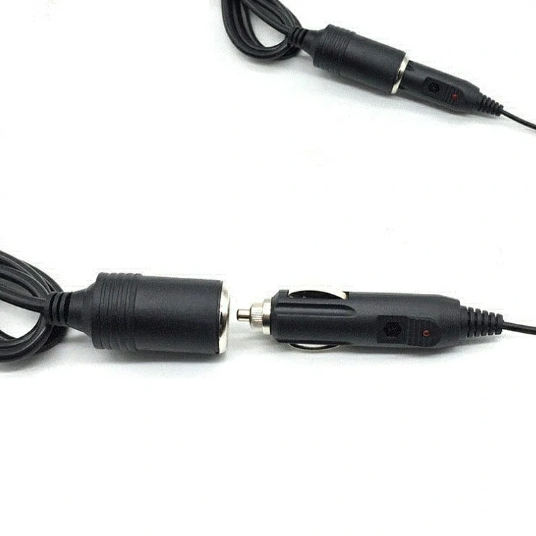 Convertor priză brichetă auto 12V 10A Convertor tensiune 220V la 12V cu priza brichetă auto, 10A, putere 120W