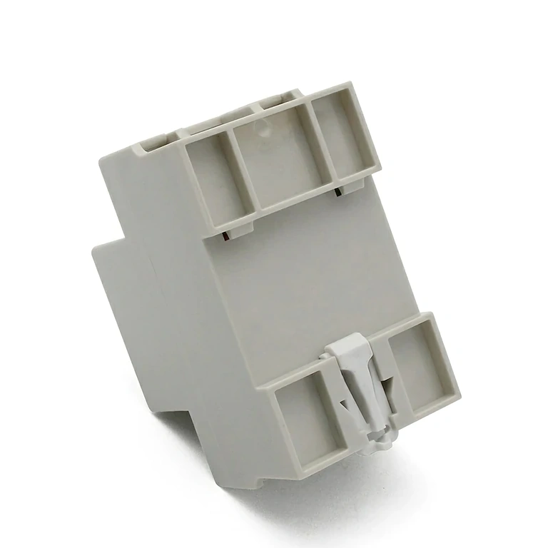 Releu de control pentru apă – declanșează pompa la niveluri presetate sus și jos