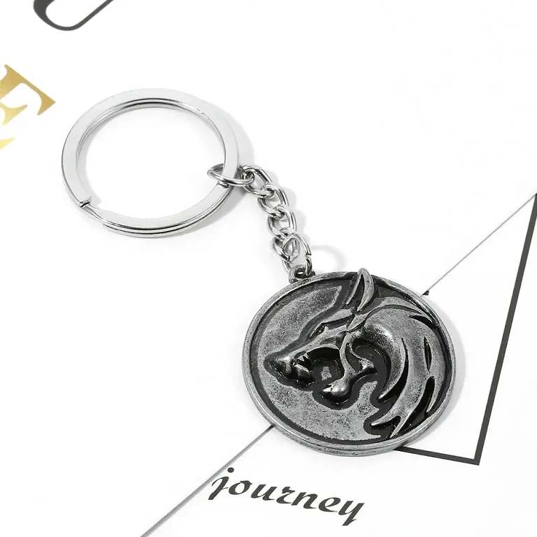 Cadou ideal pentru fanii The Witcher – medalioane din aliaj lucios și durabil