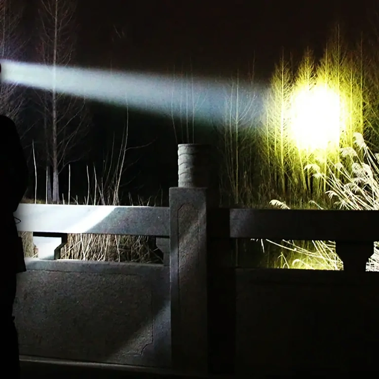 Lanternă de cap LED rezistentă la apă cu baterie integrată Lanternă LED pentru exterior, rezistentă la apă și cu acumulator