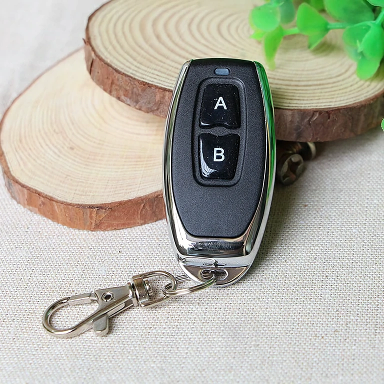 Telecomandă mică și ușor de purtat, ideală pentru sisteme de automatizare