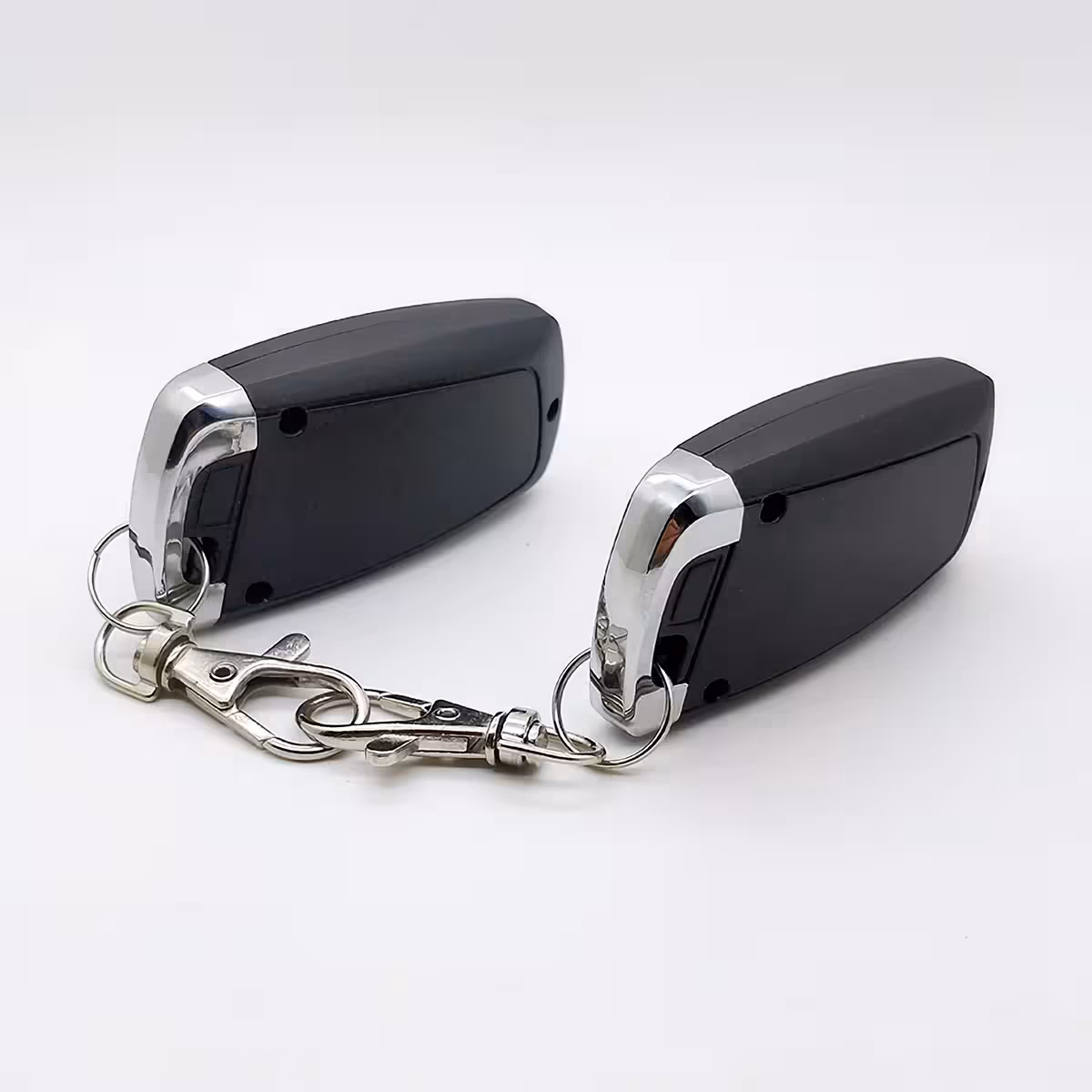 Telecomandă multifuncțională pentru sistem antifurt moto