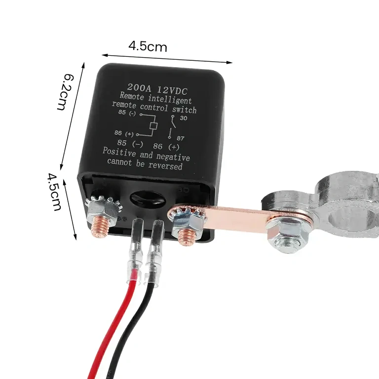 Dispozitiv telecomandat pentru oprirea alimentării bateriei