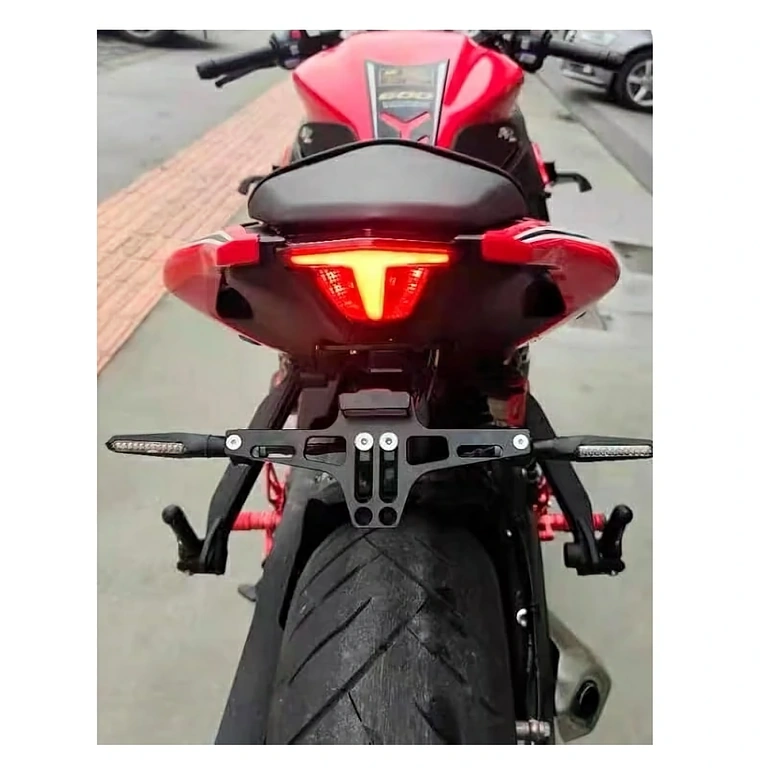 Suport număr motocicletă sport cu iluminare LED integrată