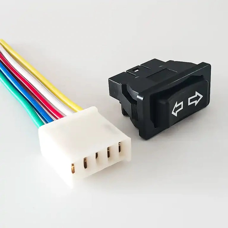 Buton întrerupător pentru schimbare sens motor 20A Comutator basculant 3 poziții cu revenire, curent nominal 20A