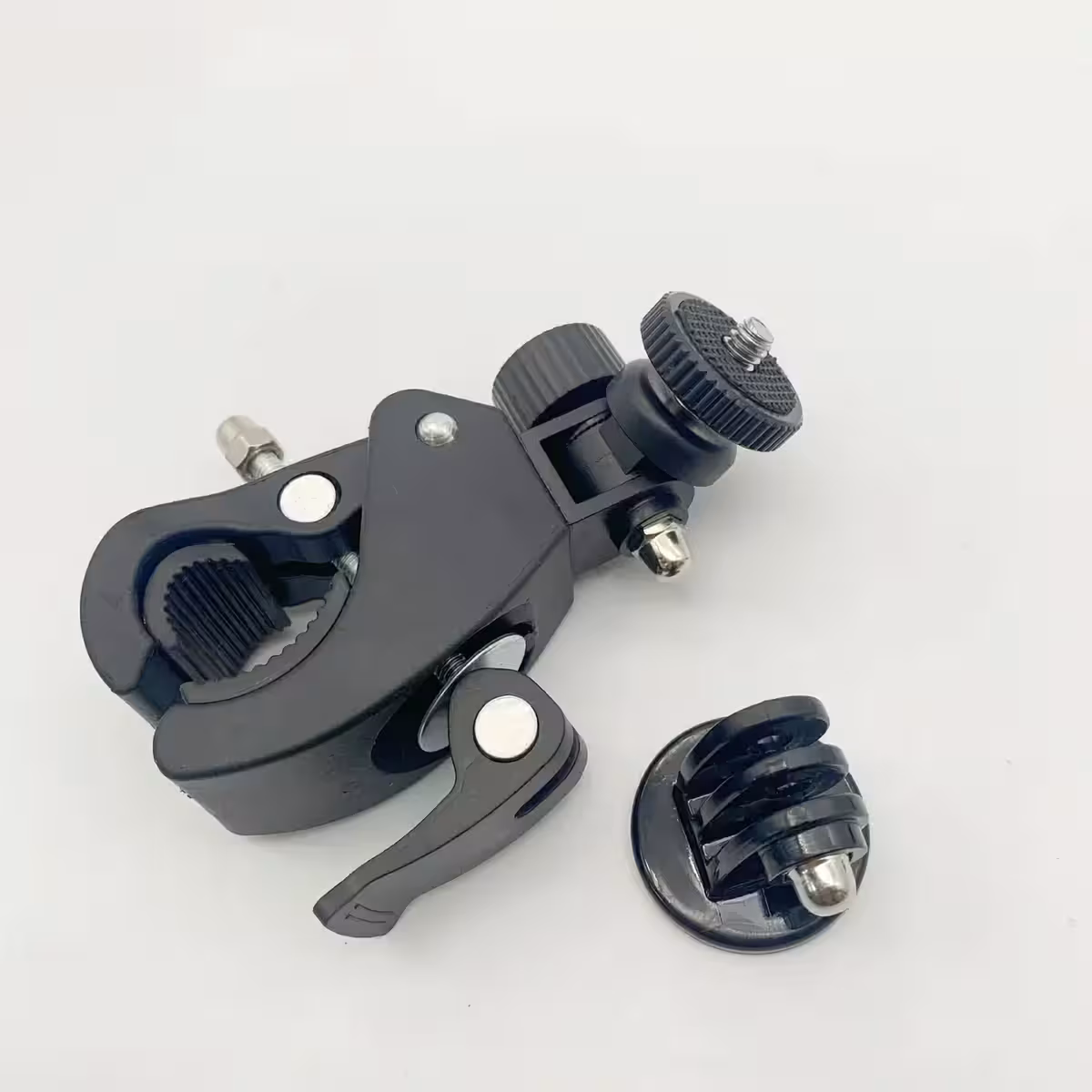 Suport ergonomic cu prindere rapidă pentru utilizare ușoară.