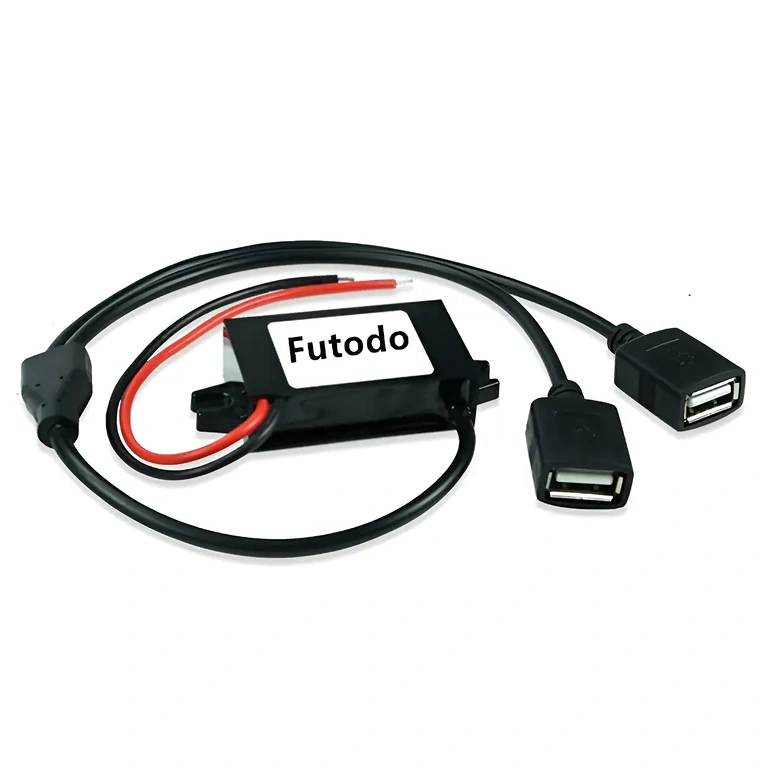 Încărcător USB cu ieșire stabilă 5V 3A Imagine cu încărcător USB pentru dispozitive electronice, cu ieșire stabilă de 5V și 3A, ideal pentru telefoane și camere auto