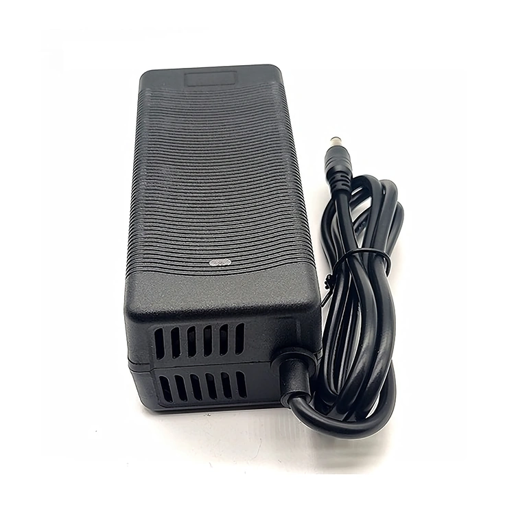 Încărcător performanță ridicată Încărcător 36V–42V 3A, eficiență ridicată și consum redus de energie