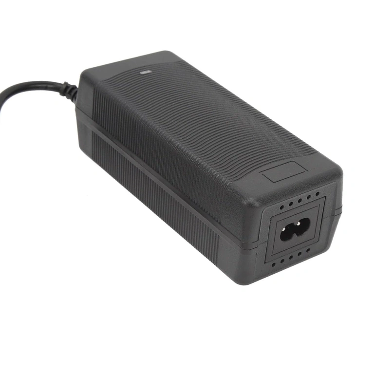 Încărcător cu mufă coaxială 8mm Încărcător 52V–58.8V 2A cu mufă coaxială 8mm compatibil cu trotinete și scutere electrice