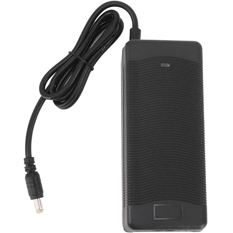 Încărcător 24V 2A cu LED roșu pentru încărcare și verde pentru baterie complet încărcată