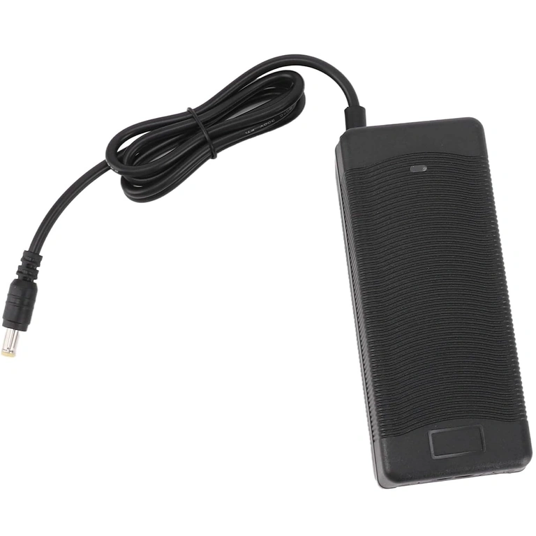 Conector DC 2.1×5.5 mm pentru încărcător Li-Ion 21V 2A – compatibil cu acumulatori Li-Ion 18V și scule electrice portabile