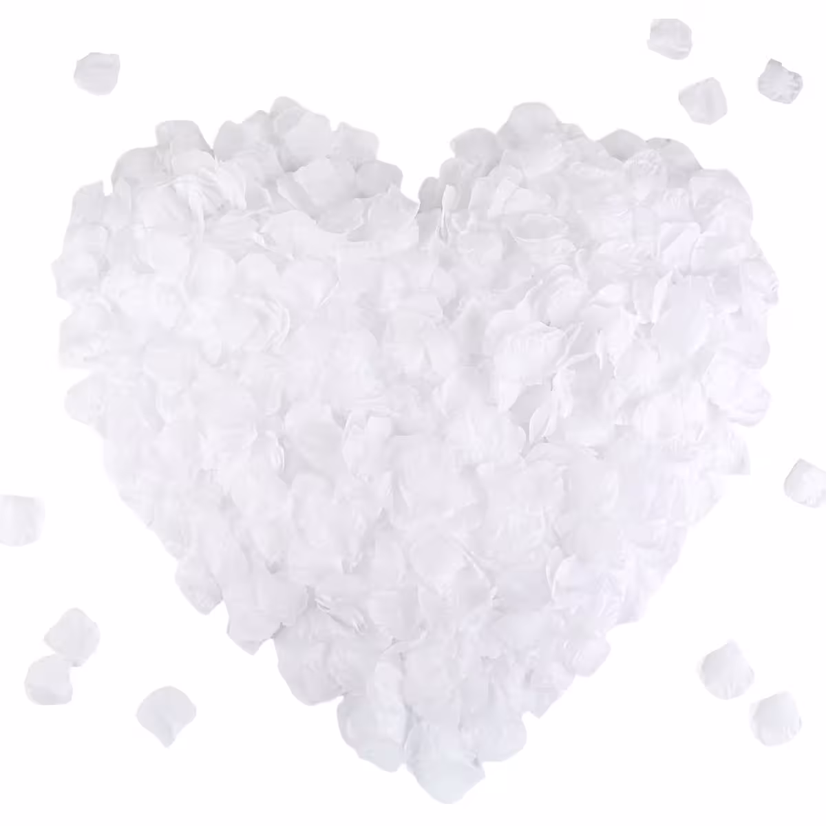 Petale artificiale albe aranjate în formă de inimă pentru decor