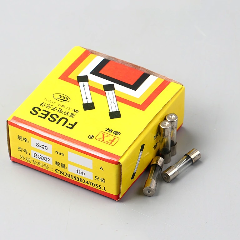 Set complet 100 bucăți siguranțe fuzibile de sticlă 10A 5x20mm